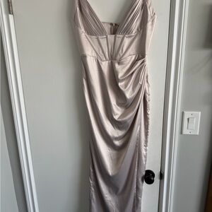 Elegant Satin Evening Dress in Light Pearl